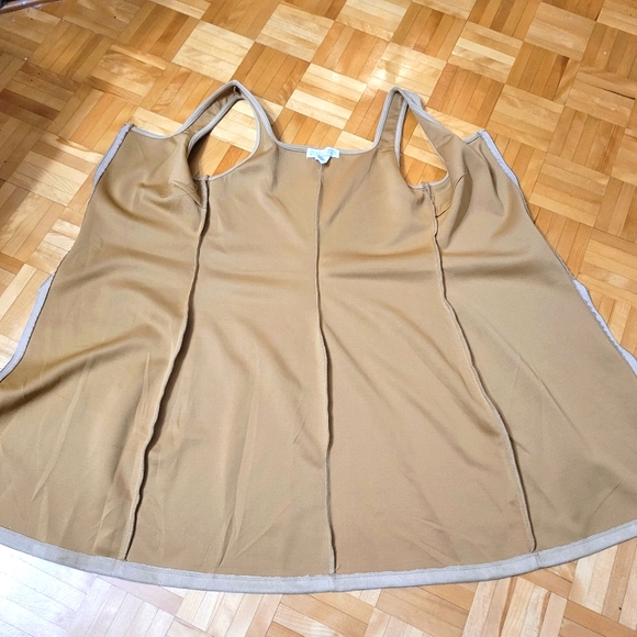 Beatiful dress and women top . - Picture 3 of 10